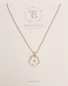 NECKLACE FLOWER FILLED WHITE